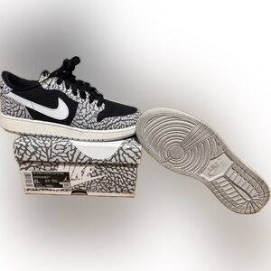 Jordan Air Jordan 1 Retro Low OG (GS 6) 7.5 Women’s